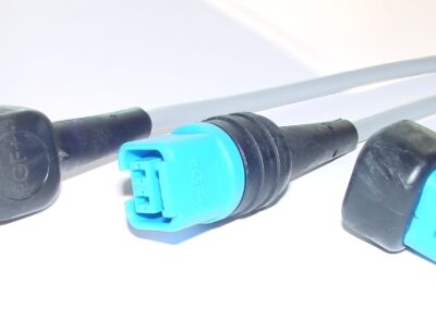 Kabelkonfektion, TYCO Buchsenstecker Serie Junior Power, umspritzt, gerade und abgewinkelt. Anwendung: Muffenschweisskabel, Georg Fischer AG