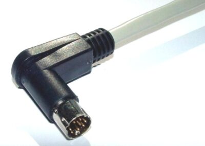 Mini-DIN Winkelstecker, abgewinkelt. umspritzt, Toyota